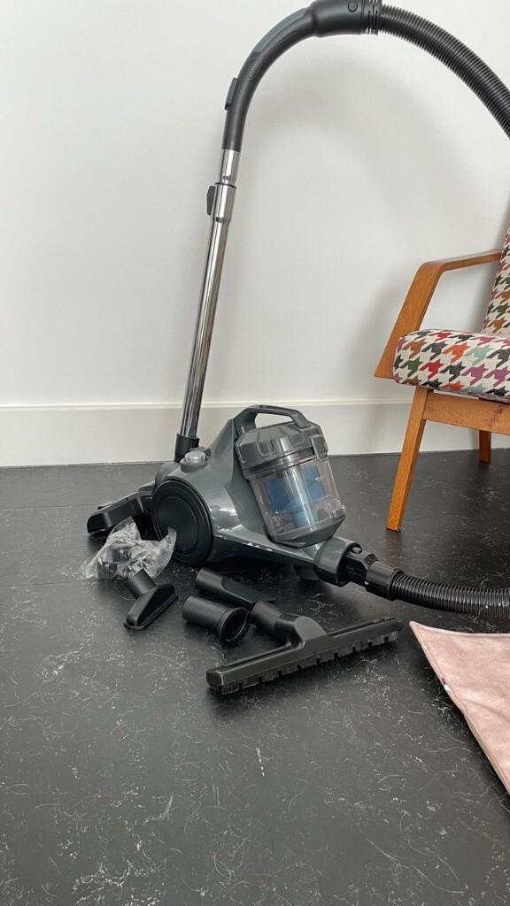 Amazon Basics Cylinder Bagless Vacuum 